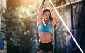 Allison Stokke 029