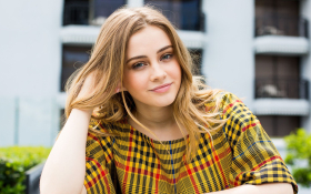 Josephine Langford 016