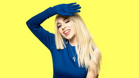 Ava Max 005