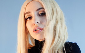 Ava Max 011