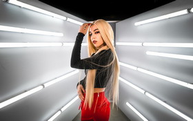 Ava Max 022