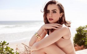 Lily Collins 010