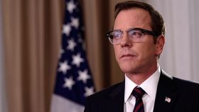 Designated Survivor (Serial TV 2016-2019) 003 Kiefer Sutherland jako Tom Kirkman