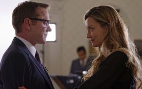 Designated Survivor (Serial TV 2016-2019) 004 Kiefer Sutherland jako Tom Kirkman, Natascha McElhone jako Alex Kirkman