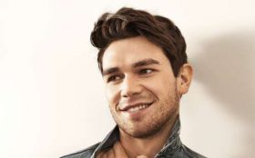 KJ Apa 002 Fossil Campaign 2018