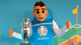 UEFA Euro 2020 009 Puchar, Maskotka, Skillzy