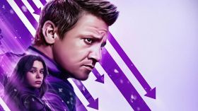 Hawkeye (Serial TV 2021) 010 Jeremy Renner jako Hawkeye (Clint Barton), Hailee Steinfeld jako Kate Bishop