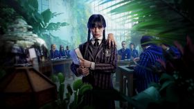 Wednesday (Serial TV 2022-) 010 Jenna Ortega jako Wednesday Addams