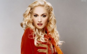 Gwen Stefani 29