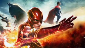 Flash (2023) The Flash 028 Ezra Miller jako Flash (Barry Allen), Batman, Supergirl