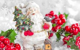 Swieta, Boze Narodzenie, Christmas 3840x2400 052 Mikolaj, Figurka, Owoce, Snieg
