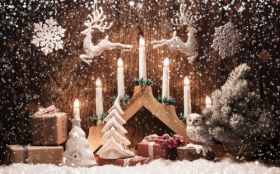 Swieta, Boze Narodzenie, Christmas 5120x3200 088 Swiece, Prezenty, Renifery, Sowa, Swierk, Snieg