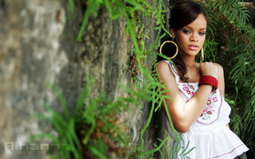 Rihanna 085