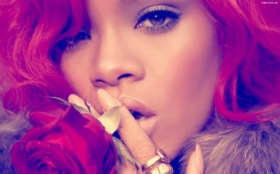 Rihanna 100