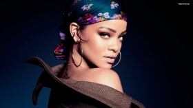 Rihanna 128