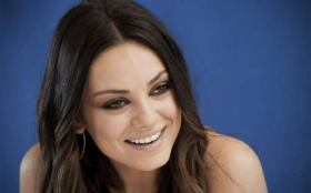 Mila Kunis 70 Usmiech