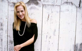 Julie Benz 04