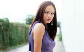 Kristin Kreuk 27