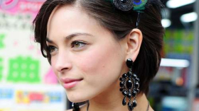 Kristin Kreuk 30