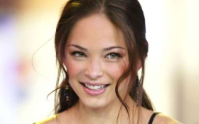 Kristin Kreuk 35