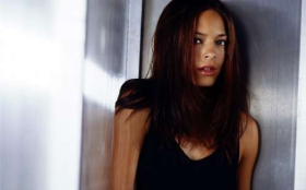 Kristin Kreuk 43