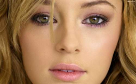 Keeley Hazell 04