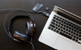 Muzyka 422 Sluchawki AudioQuest NightHawk, Laptop