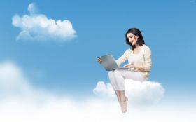 Laptop 069 Kobieta, Chmury, Niebo