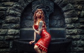 Tatuaze 071 Kobieta, Czerwona sukienka