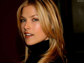 Ali Larter 02