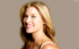 Ali Larter 25