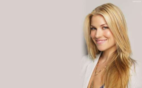 Ali Larter 32