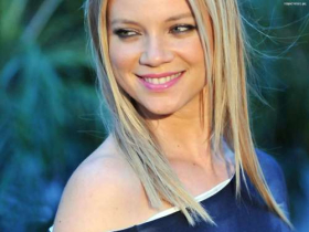 Amy Smart 01