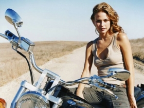 Kobieta, motocykl 027