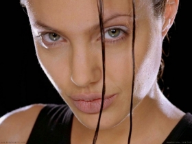 Angelina Jolie 02