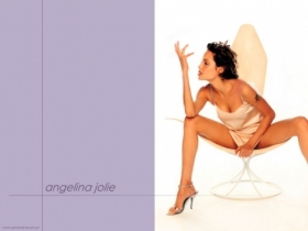 Angelina Jolie 07