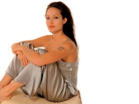 Angelina Jolie 132