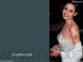 Angelina Jolie 22