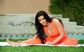 Kim Kardashian 024