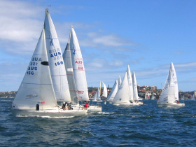 Jacht J-24 yacht racing, Sydney Harbour