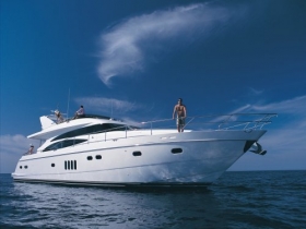 Jacht viking-70-motor-yacht-at-sea
