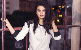 Selena Gomez 180 Adidas Neo