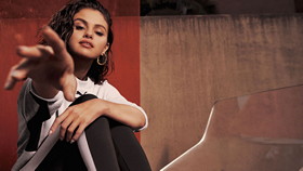 Selena Gomez 246 Puma Cali Sport Mix 2021