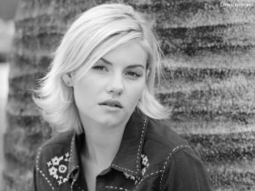 Elisha Cuthbert 16