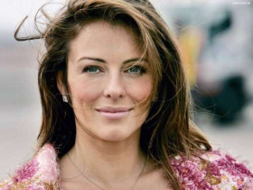 Elizabeth Hurley 22