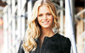 Erin Heatherton 043