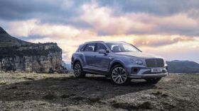 2021 Bentley Bentayga 010