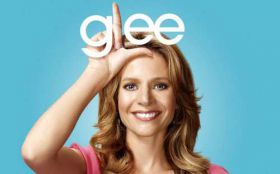 Glee 005 Jessalyn Gilsig