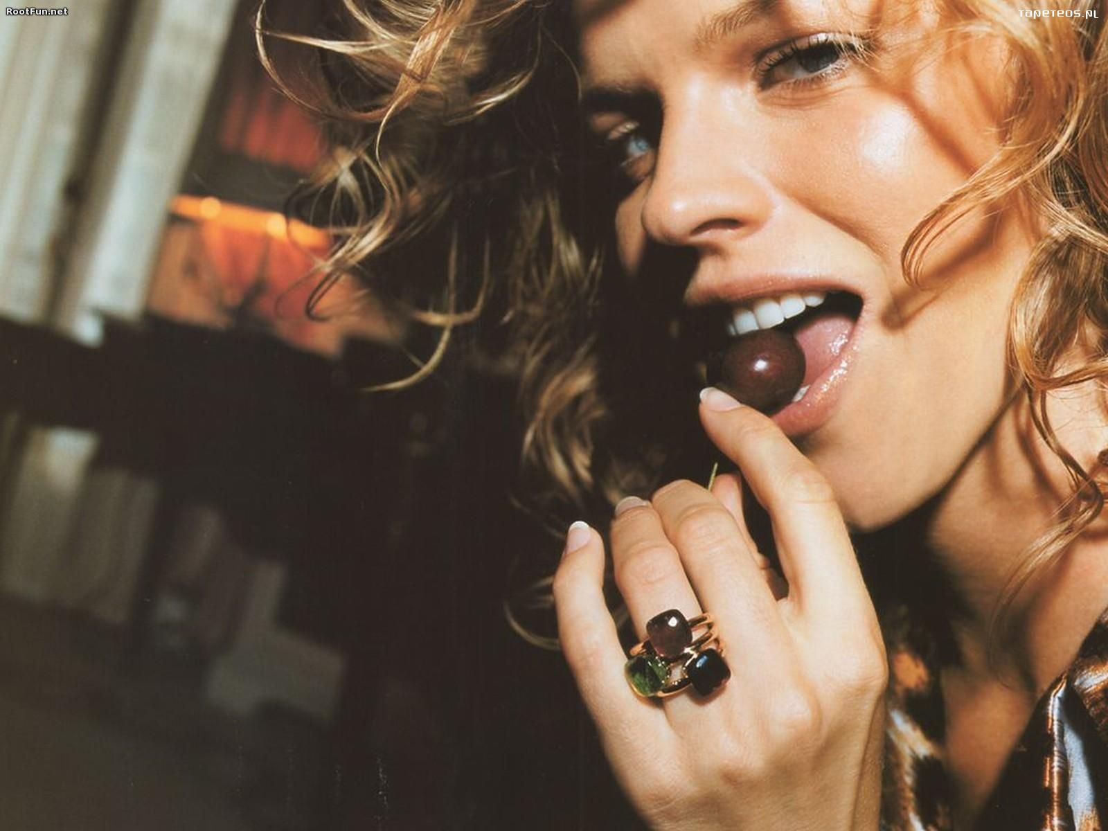 Eva Herzigova 06