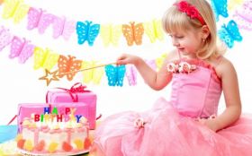 Urodziny, Happy Birthday 080 Dziewczynka, Tort, Prezenty, Dekoracje